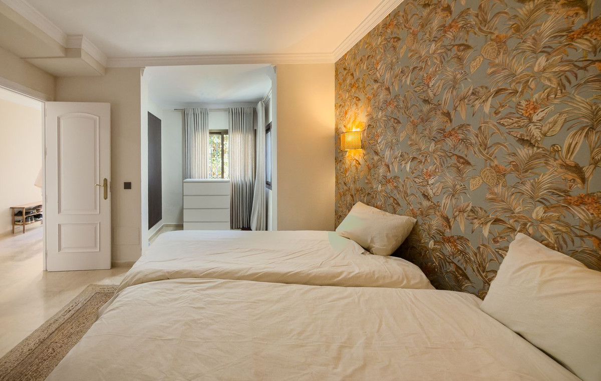 4 Bed Apartment for sale in Elviria Costa Del Sol, Málaga, Spain