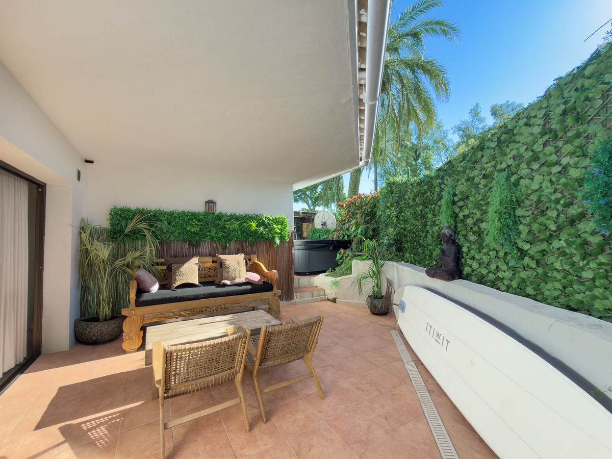 4 Bed Apartment for sale in Elviria Costa Del Sol, Málaga, Spain