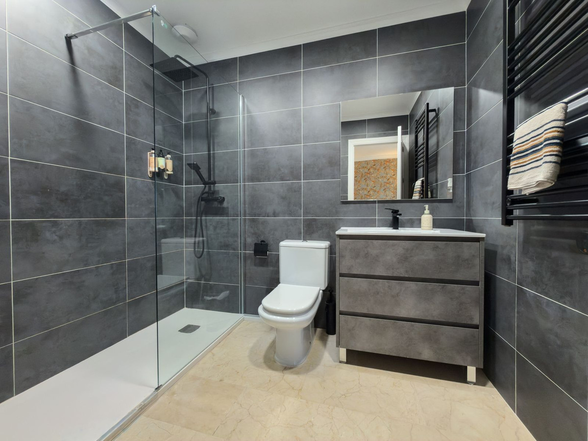 4 Bed Apartment for sale in Elviria Costa Del Sol, Málaga, Spain
