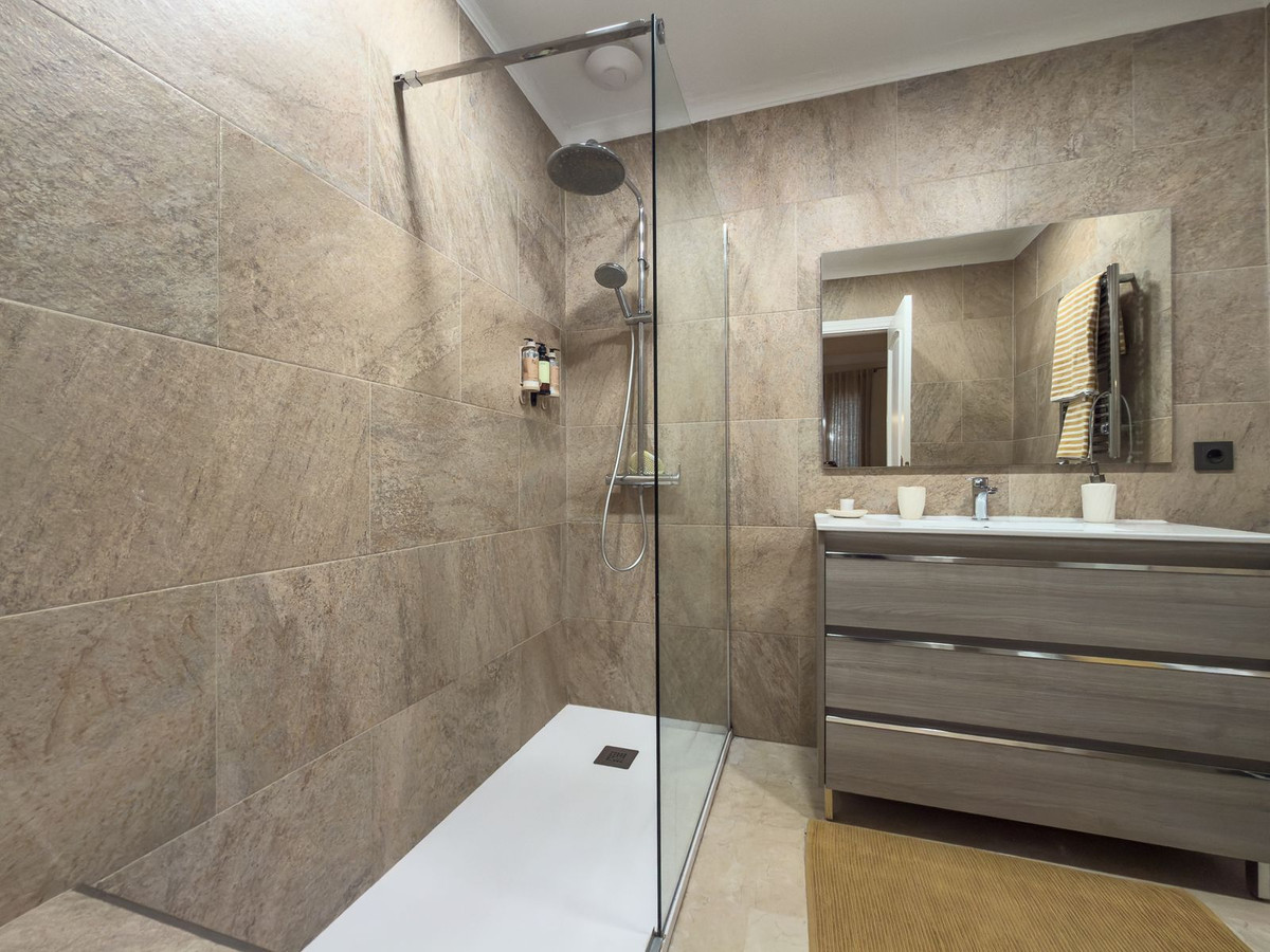4 Bed Apartment for sale in Elviria Costa Del Sol, Málaga, Spain