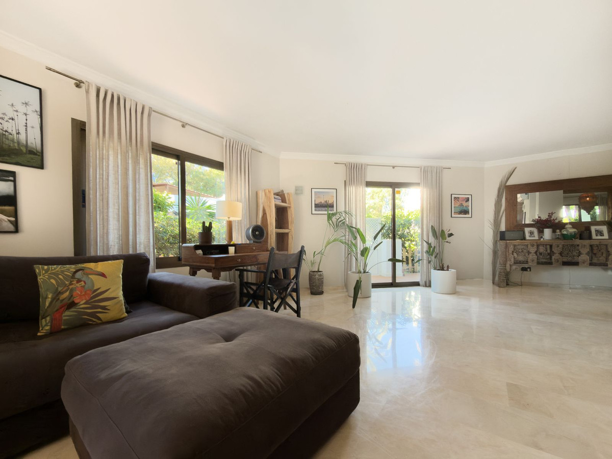 4 Bed Apartment for sale in Elviria Costa Del Sol, Málaga, Spain