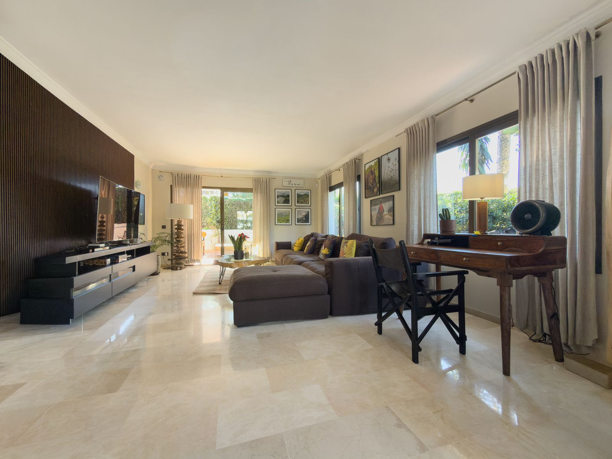 4 Bed Apartment for sale in Elviria Costa Del Sol, Málaga, Spain