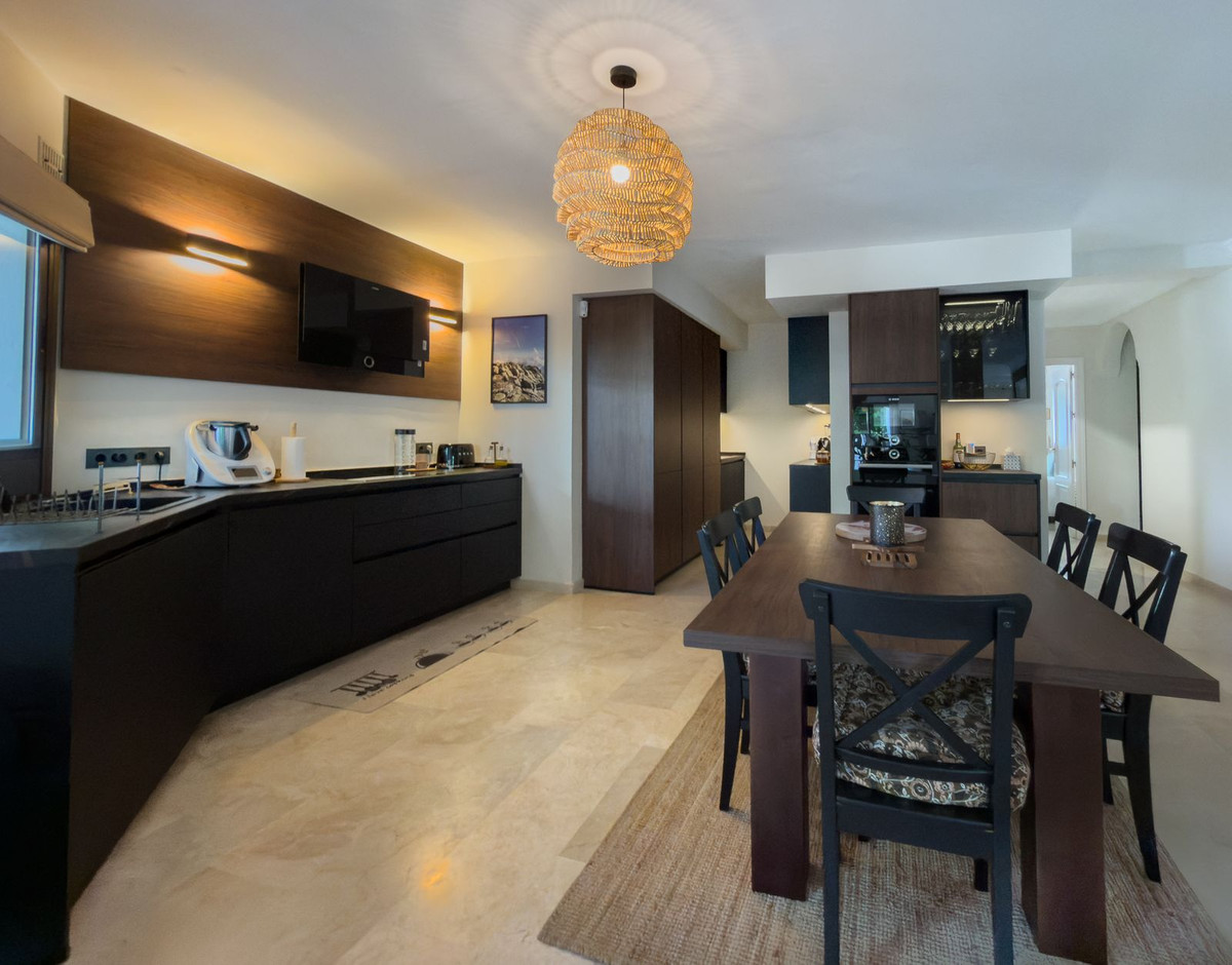 4 Bed Apartment for sale in Elviria Costa Del Sol, Málaga, Spain