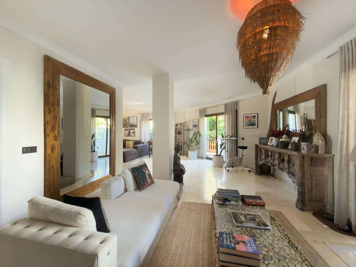 4 Bed Apartment for sale in Elviria Costa Del Sol, Málaga, Spain