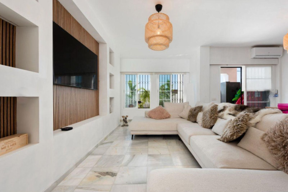 4 Bed Townhouse for sale in New Golden Mile Costa Del Sol, Málaga, Spain