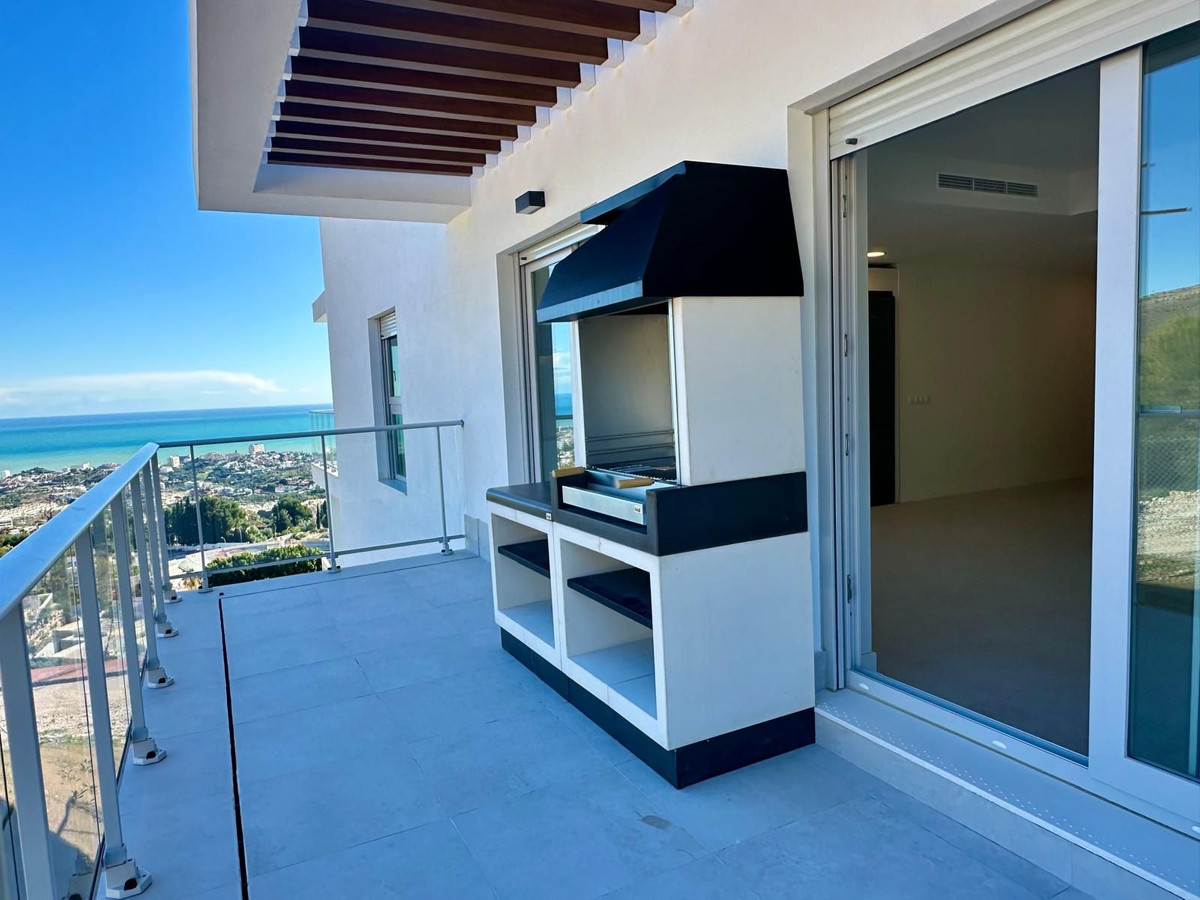 3 Bed Apartment for sale in Benalmadena Costa Del Sol, Málaga, Spain