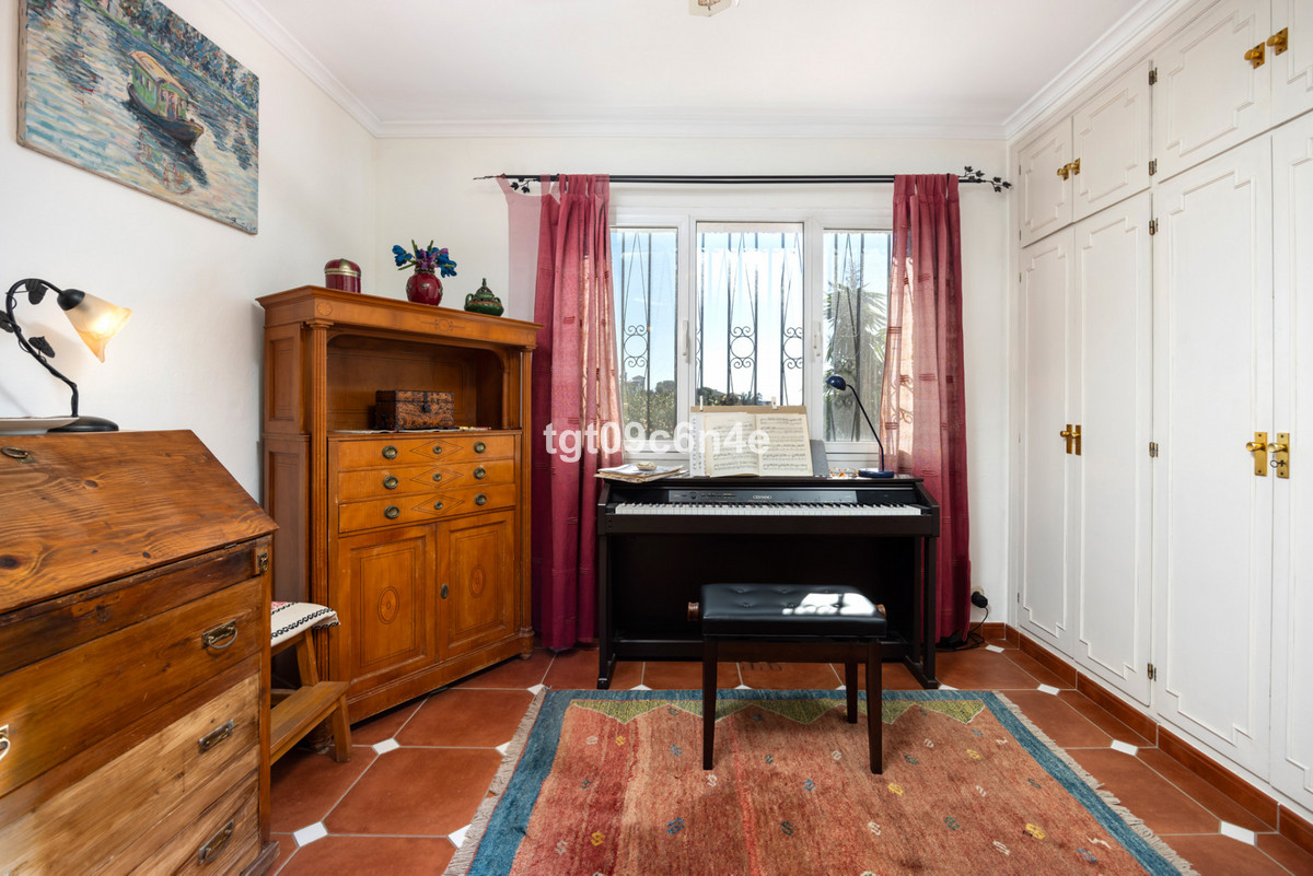 5 Bed Townhouse for sale in Marbella Costa Del Sol, Málaga, Spain