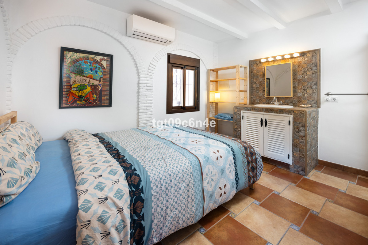 5 Bed Townhouse for sale in Marbella Costa Del Sol, Málaga, Spain