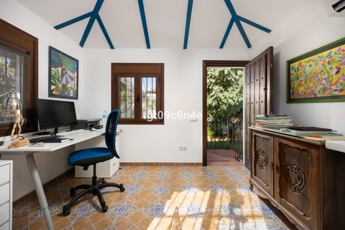 5 Bed Townhouse for sale in Marbella Costa Del Sol, Málaga, Spain