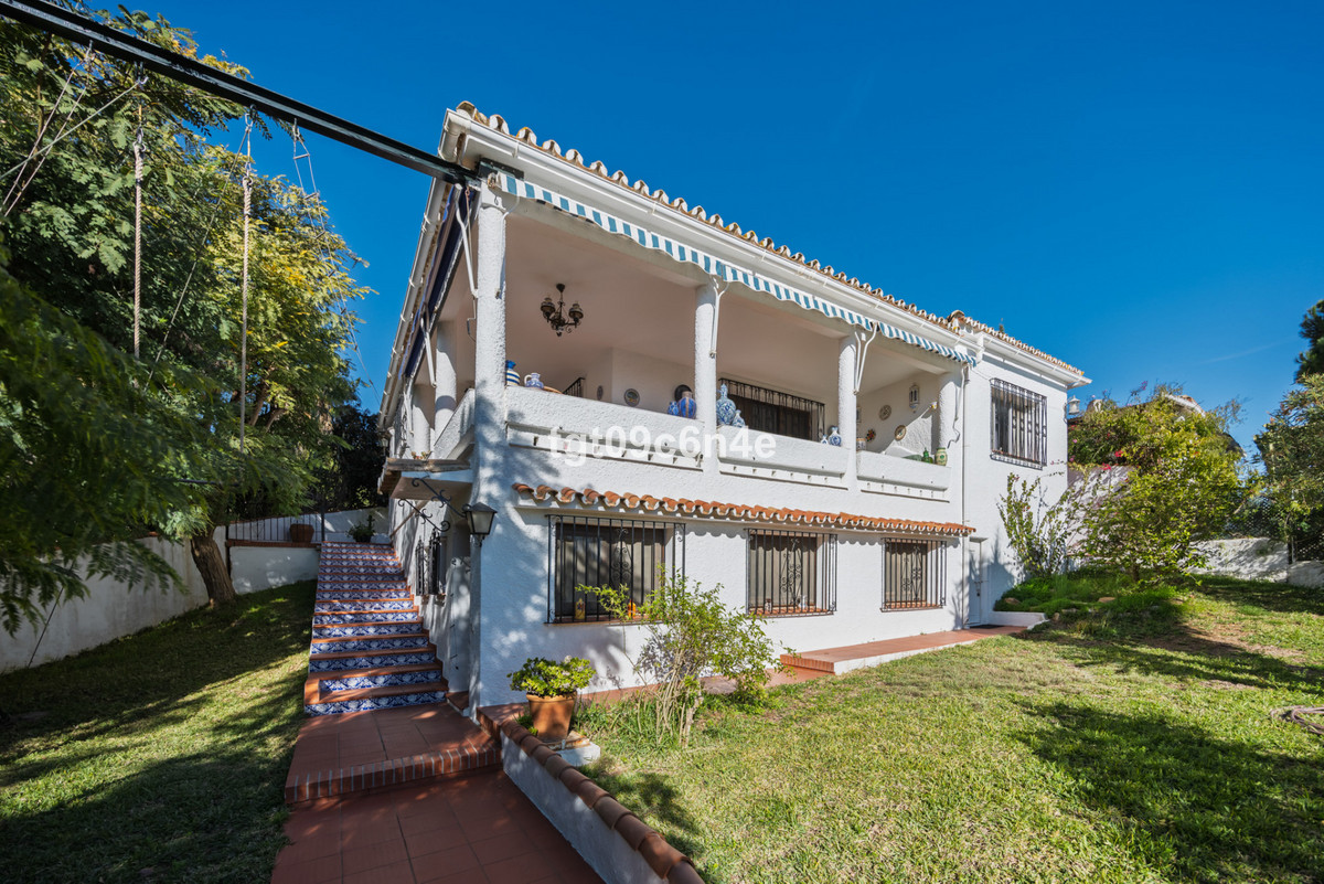 5 Bed Townhouse for sale in Marbella Costa Del Sol, Málaga, Spain