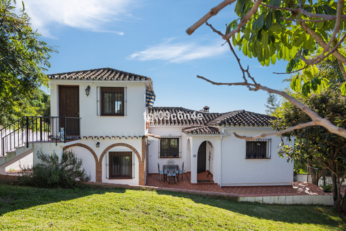 5 Bed Townhouse for sale in Marbella Costa Del Sol, Málaga, Spain