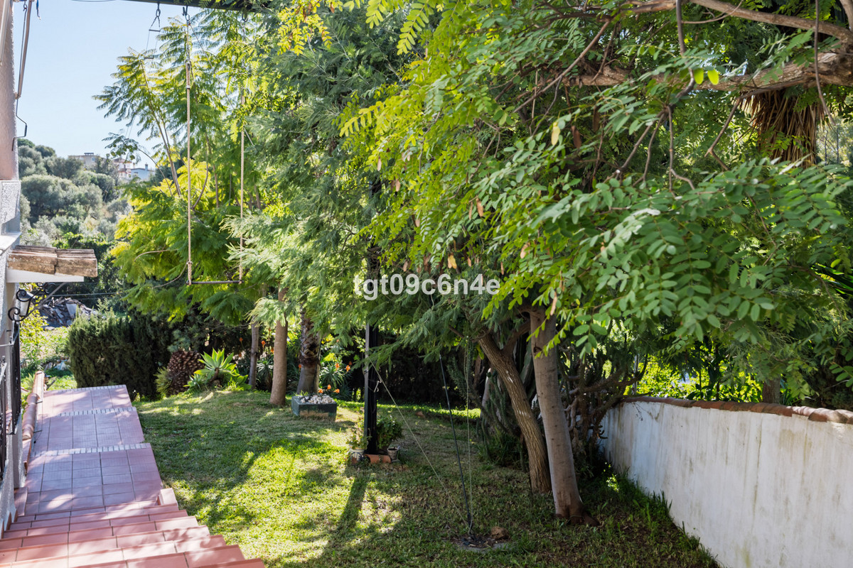 5 Bed Townhouse for sale in Marbella Costa Del Sol, Málaga, Spain