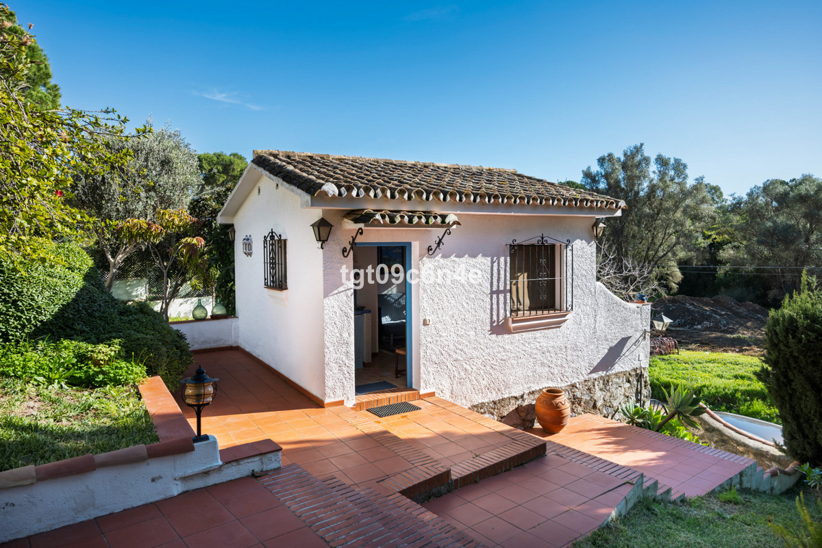 5 Bed Townhouse for sale in Marbella Costa Del Sol, Málaga, Spain