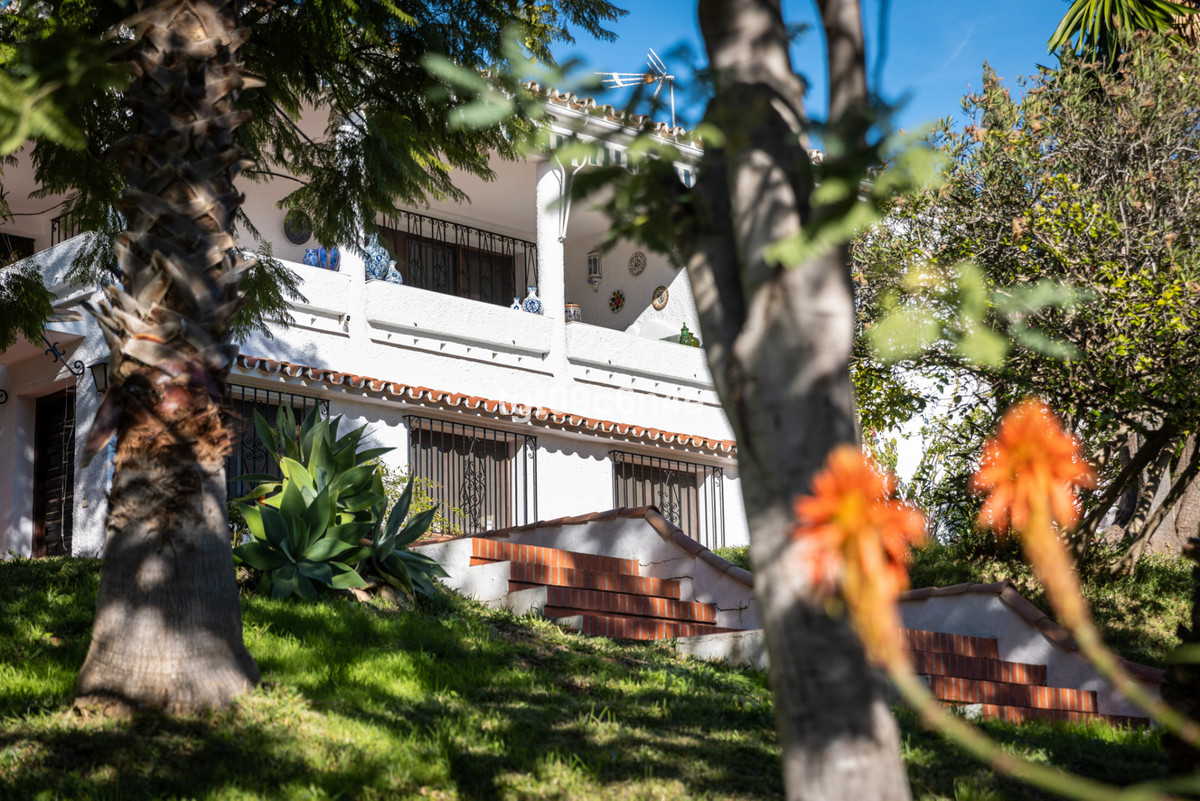 5 Bed Townhouse for sale in Marbella Costa Del Sol, Málaga, Spain