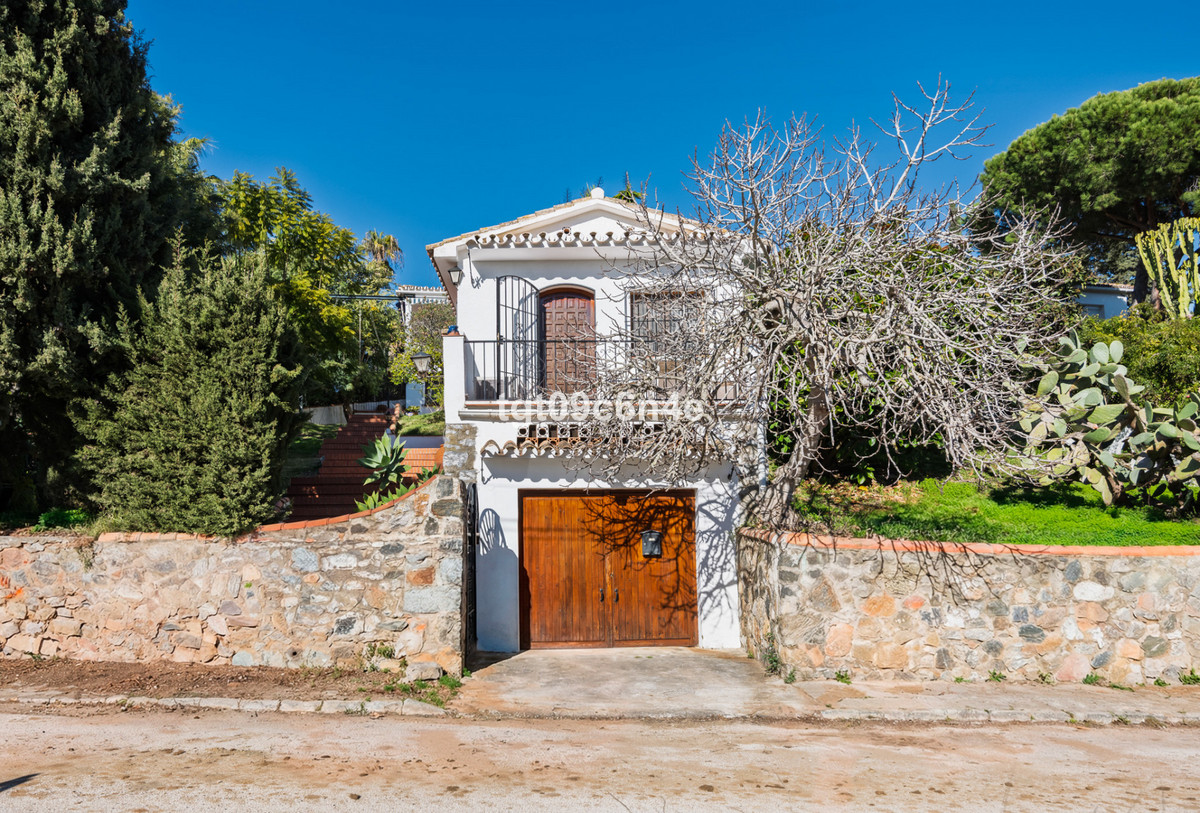 5 Bed Townhouse for sale in Marbella Costa Del Sol, Málaga, Spain