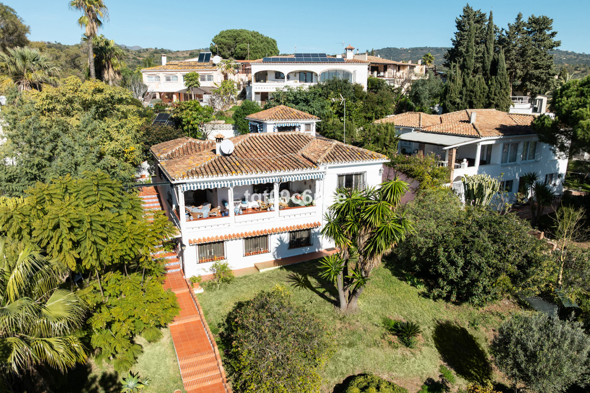 5 Bed Townhouse for sale in Marbella Costa Del Sol, Málaga, Spain