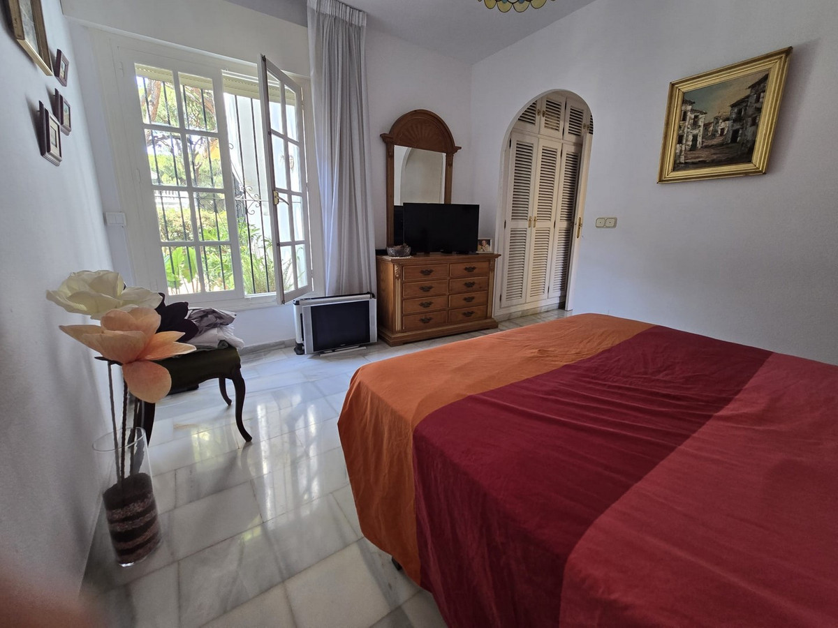 Se vende Villa - Chalet de 4 dormitorios en Costa Del Sol, Málaga, España