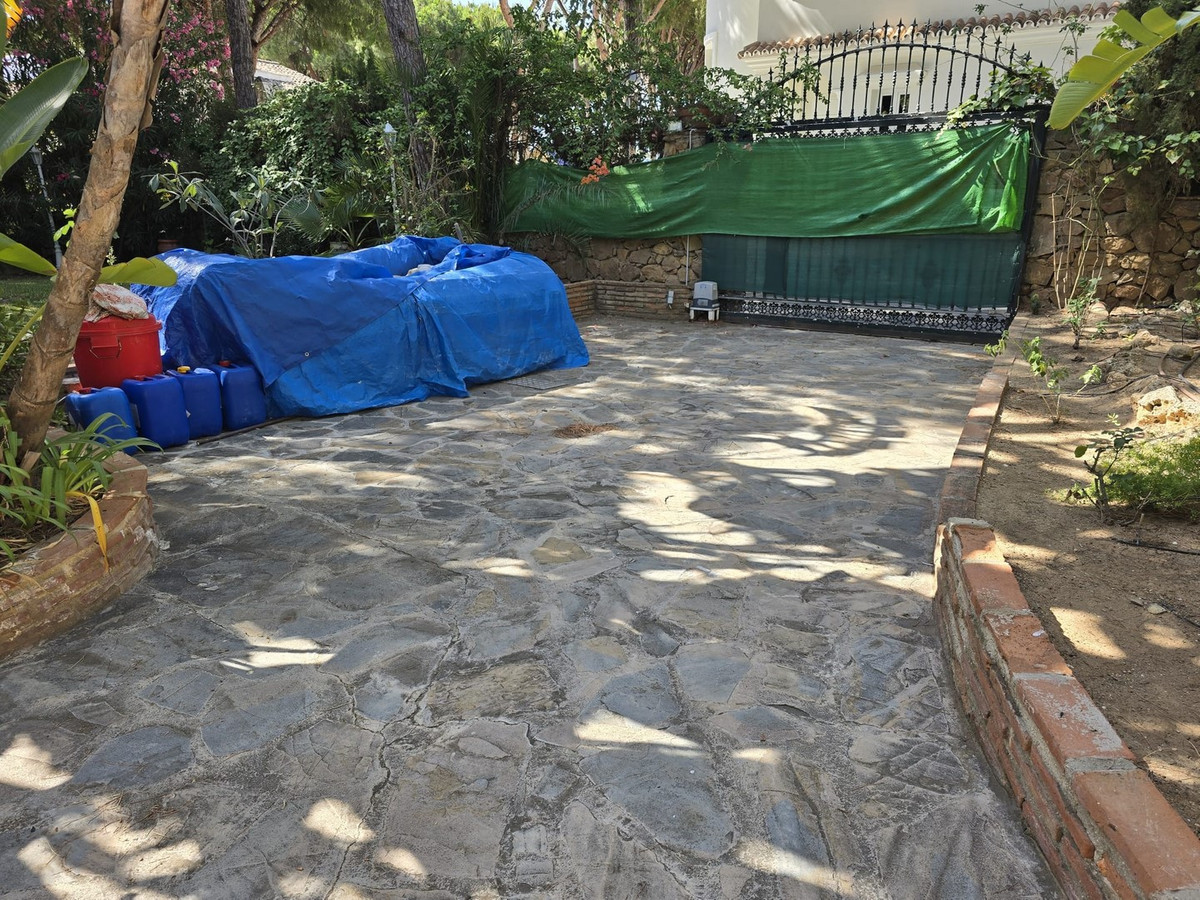 Se vende Villa - Chalet de 4 dormitorios en Costa Del Sol, Málaga, España