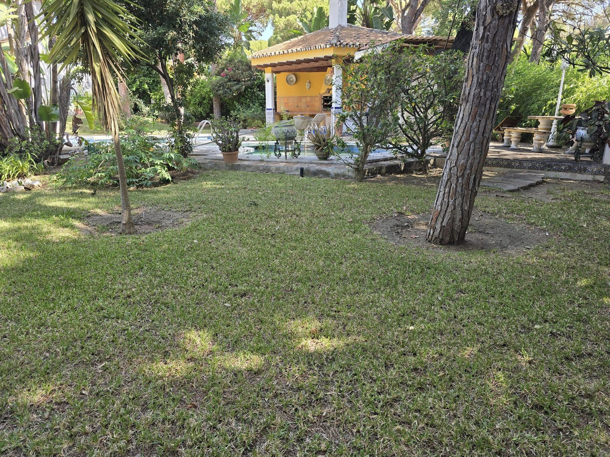 Se vende Villa - Chalet de 4 dormitorios en Costa Del Sol, Málaga, España