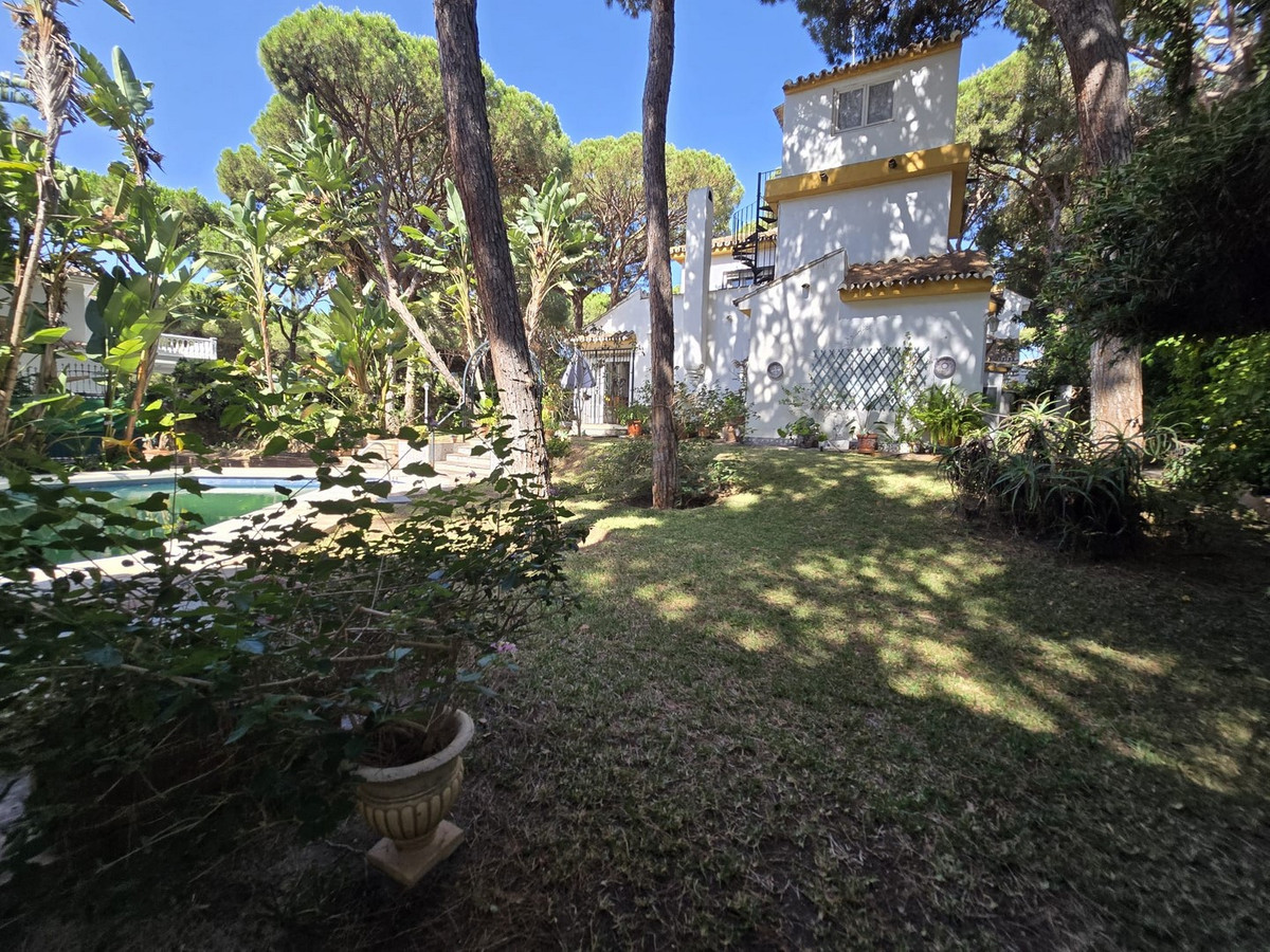 Se vende Villa - Chalet de 4 dormitorios en Costa Del Sol, Málaga, España