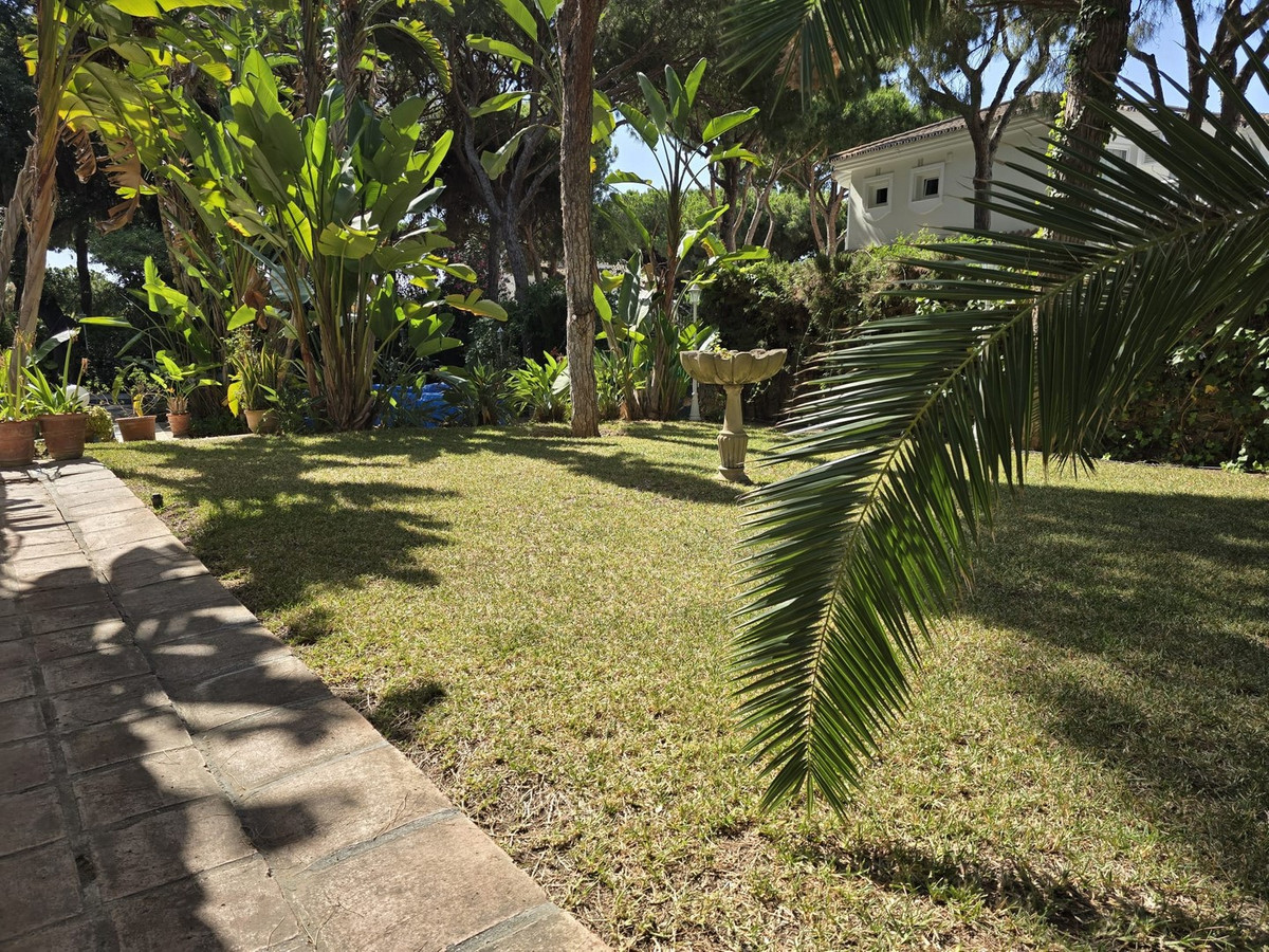 Se vende Villa - Chalet de 4 dormitorios en Costa Del Sol, Málaga, España