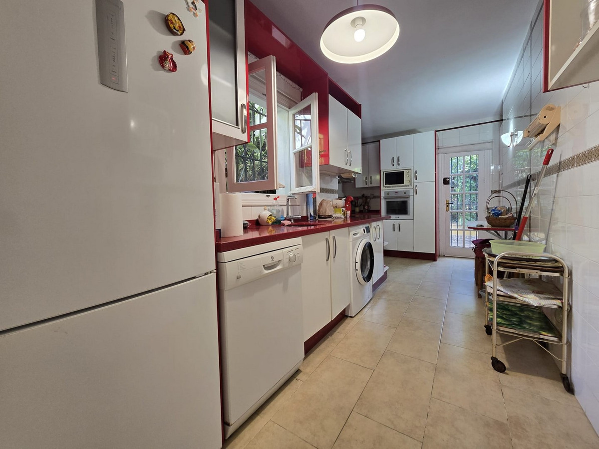 Se vende Villa - Chalet de 4 dormitorios en Costa Del Sol, Málaga, España