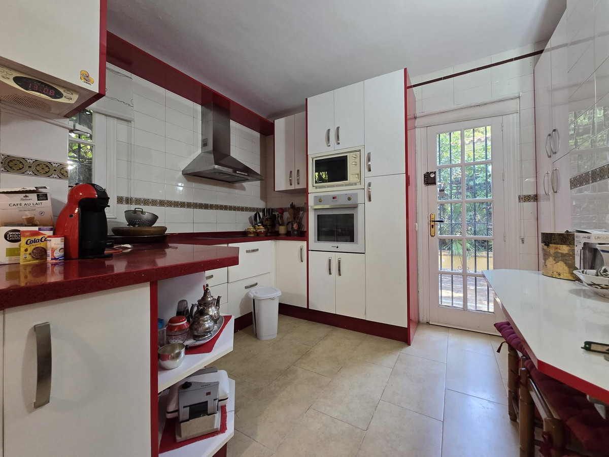 Se vende Villa - Chalet de 4 dormitorios en Costa Del Sol, Málaga, España