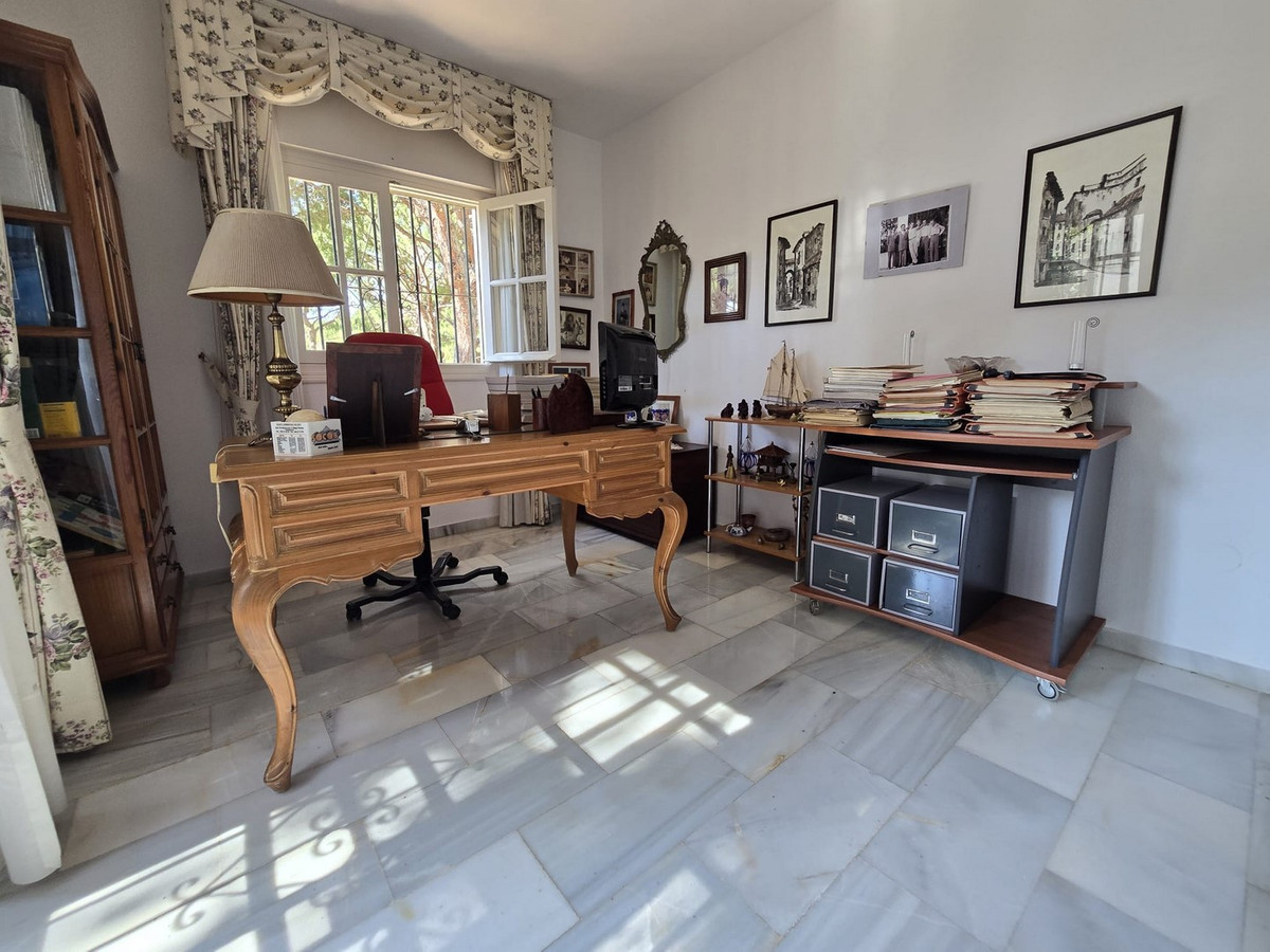Se vende Villa - Chalet de 4 dormitorios en Costa Del Sol, Málaga, España