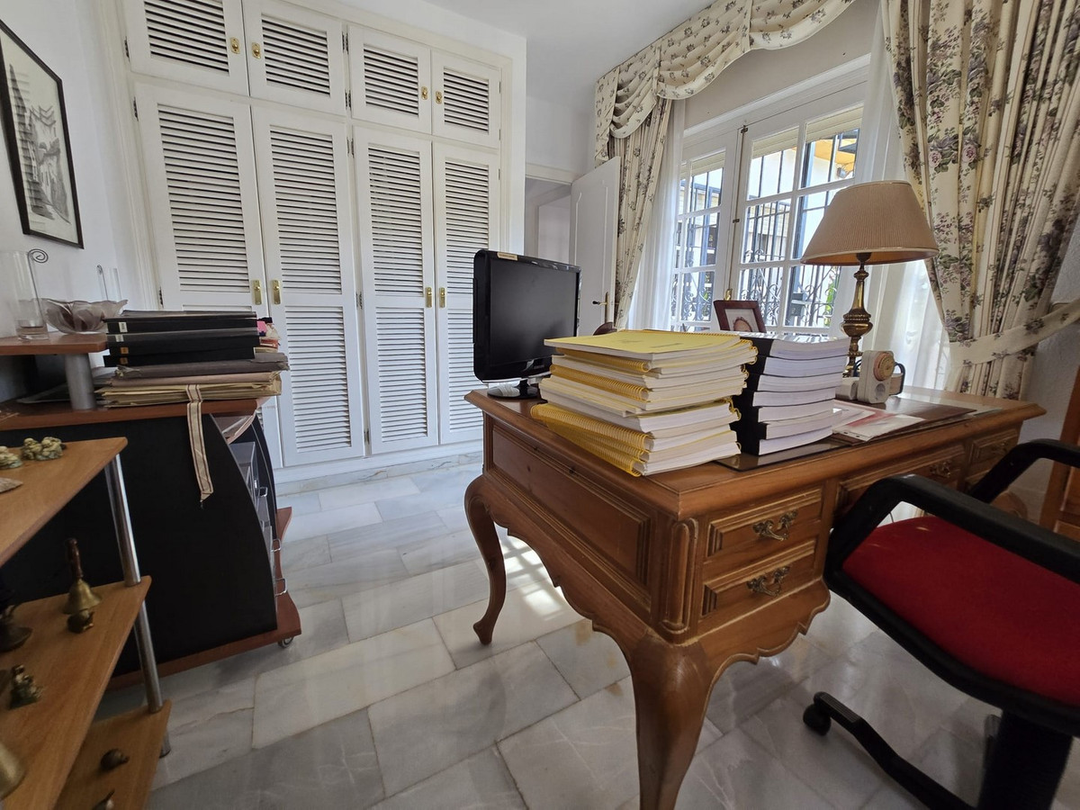 Se vende Villa - Chalet de 4 dormitorios en Costa Del Sol, Málaga, España
