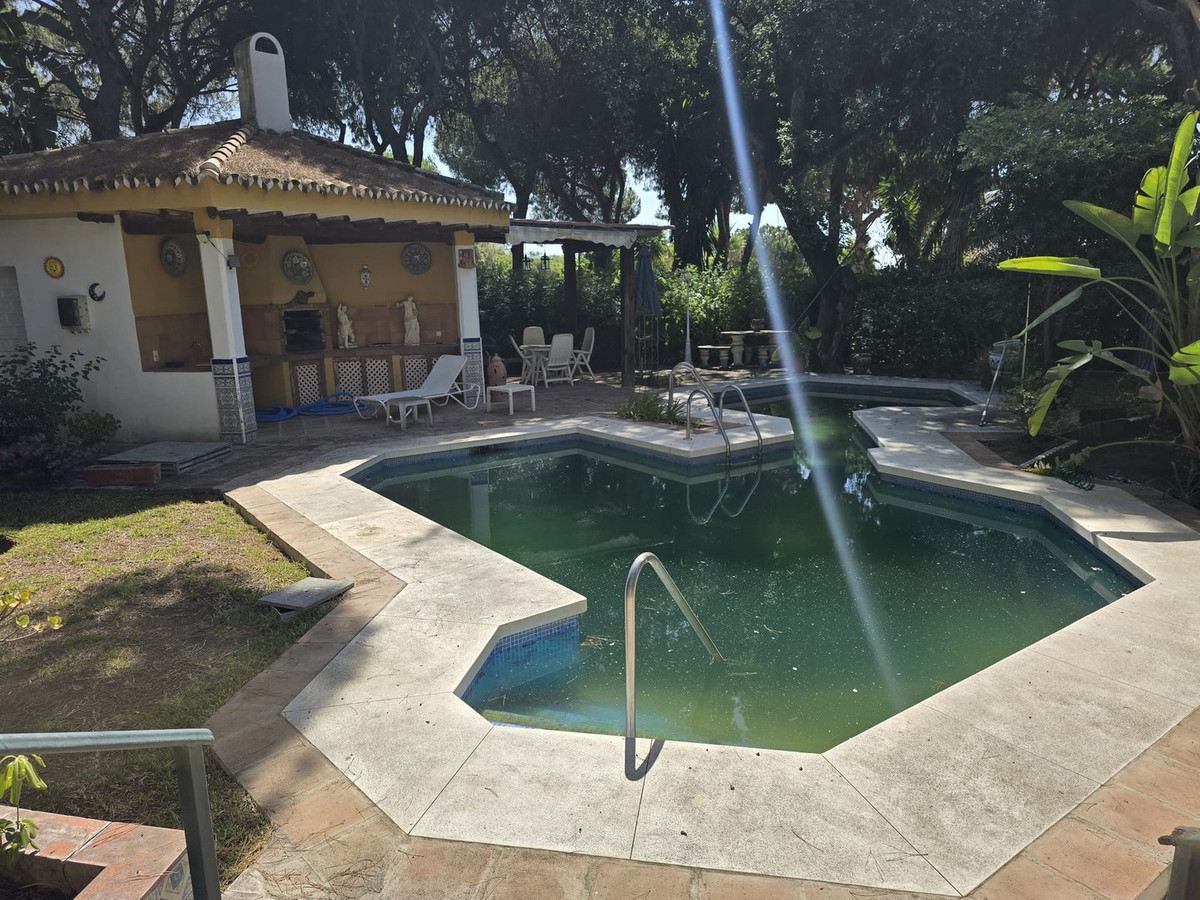 Se vende Villa - Chalet de 4 dormitorios en Costa Del Sol, Málaga, España
