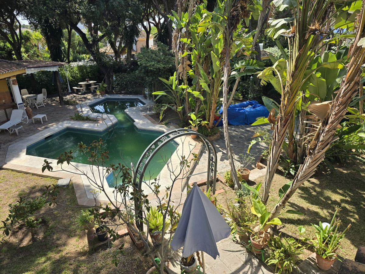 Se vende Villa - Chalet de 4 dormitorios en Costa Del Sol, Málaga, España