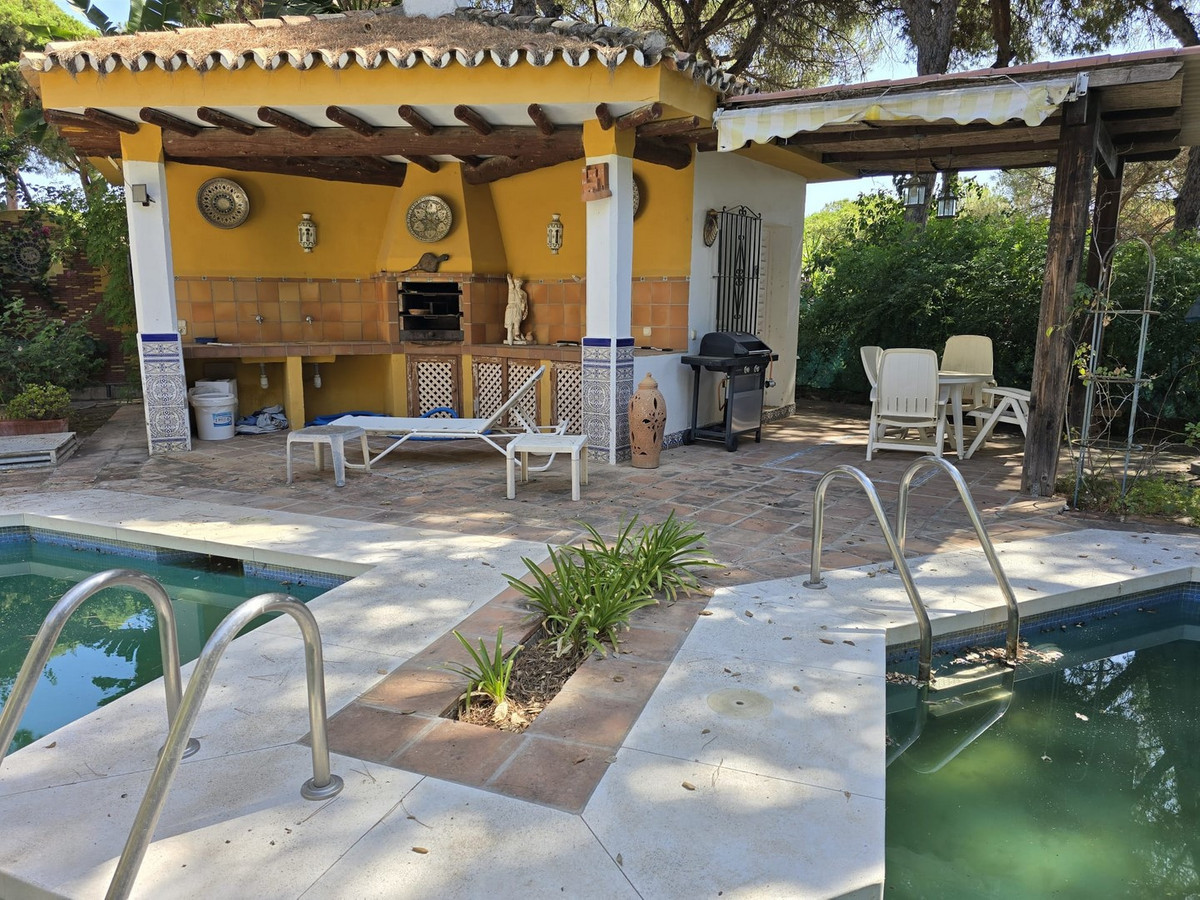 Se vende Villa - Chalet de 4 dormitorios en Costa Del Sol, Málaga, España