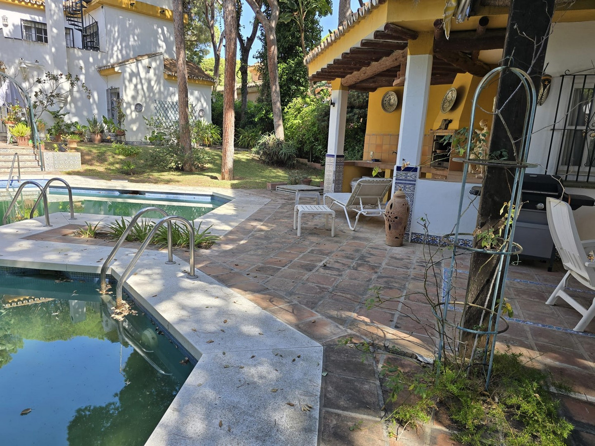 Se vende Villa - Chalet de 4 dormitorios en Costa Del Sol, Málaga, España