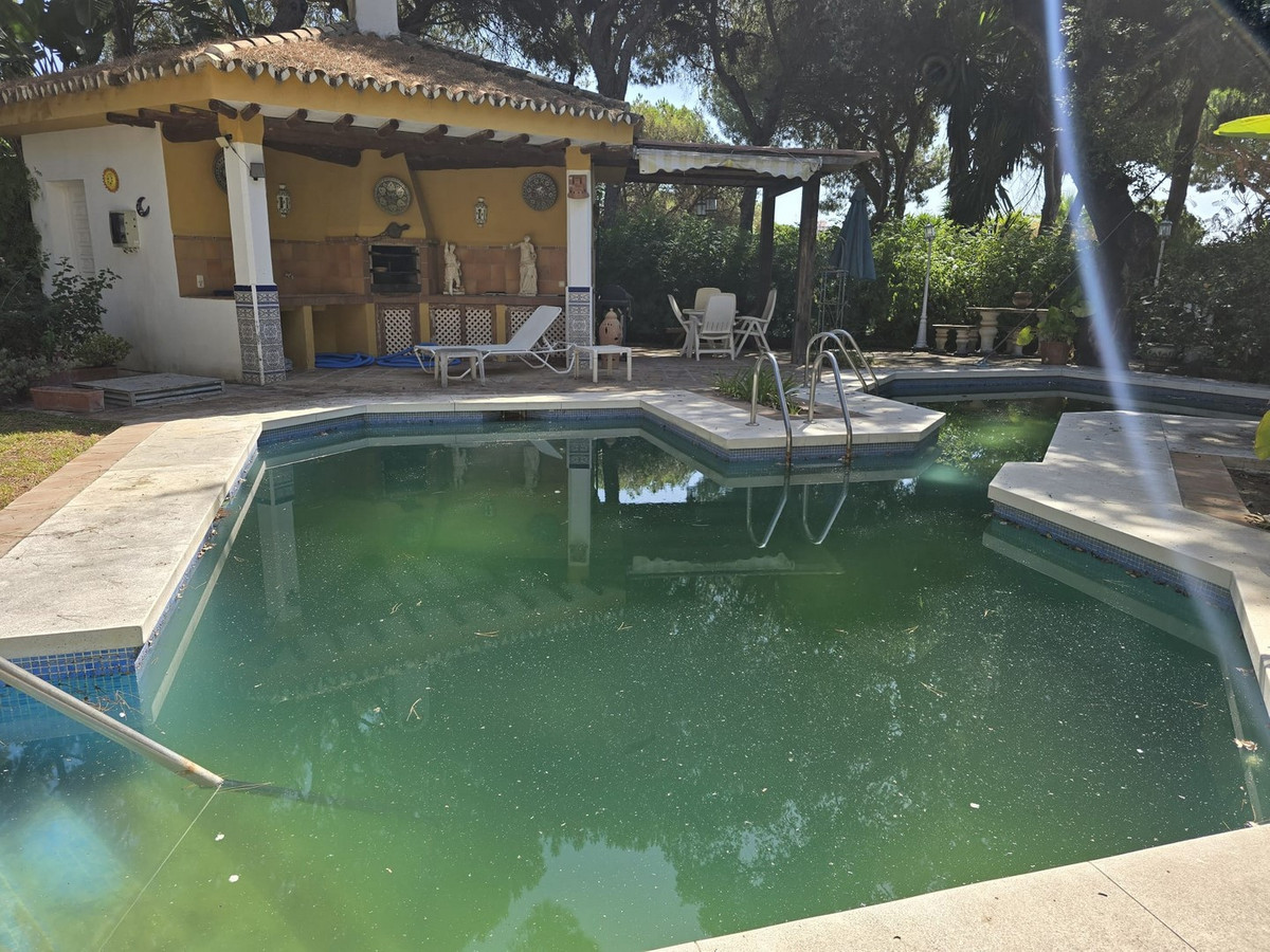 Se vende Villa - Chalet de 4 dormitorios en Costa Del Sol, Málaga, España