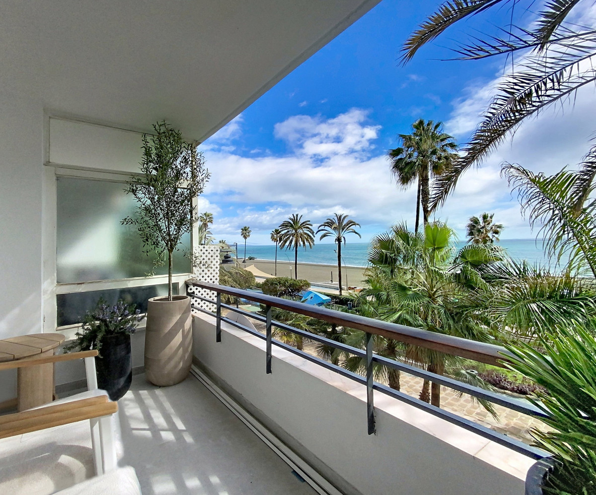 2 Bed Apartment for sale in Estepona Costa Del Sol, Málaga, Spain