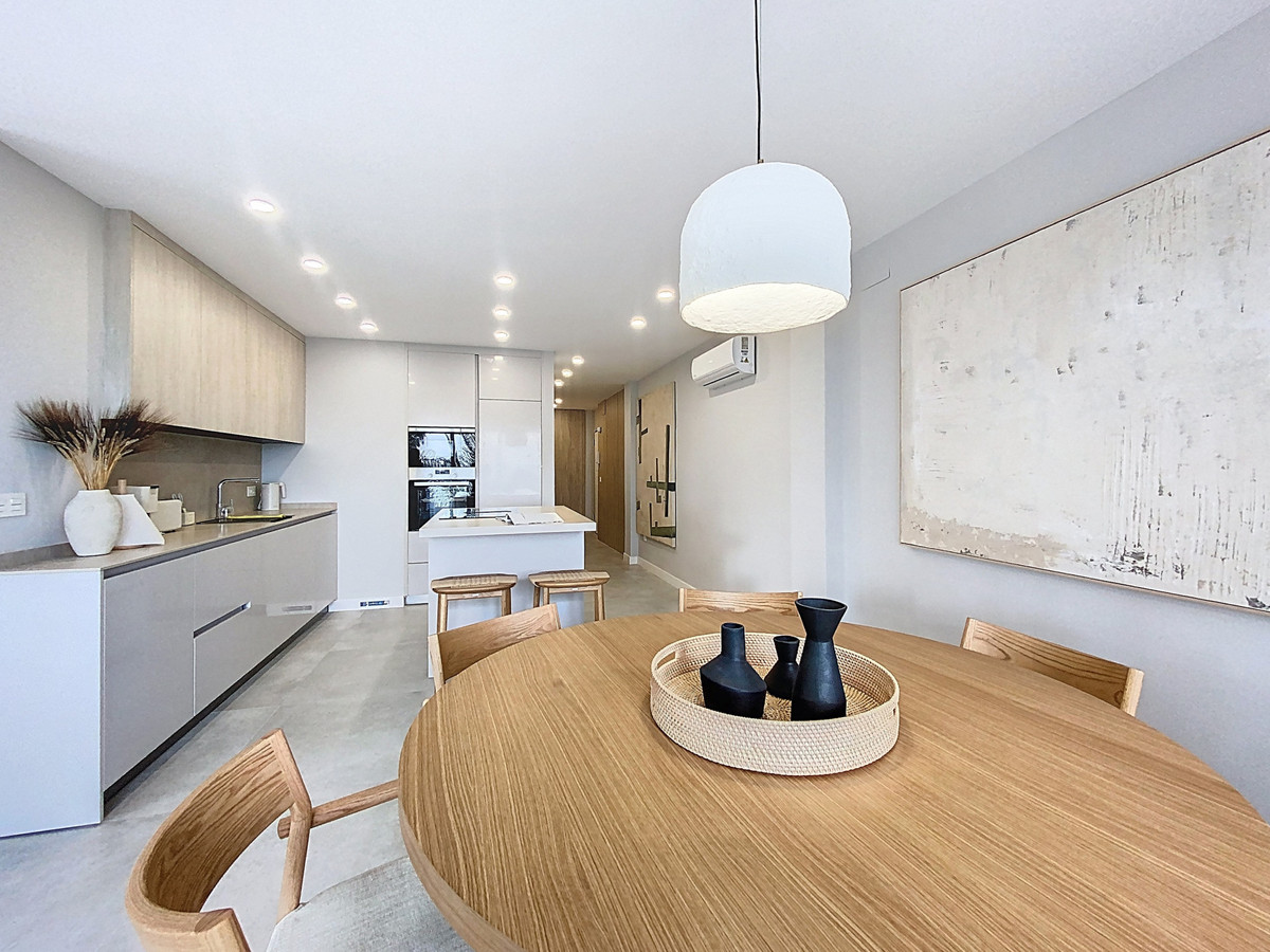 2 Bed Apartment for sale in Estepona Costa Del Sol, Málaga, Spain