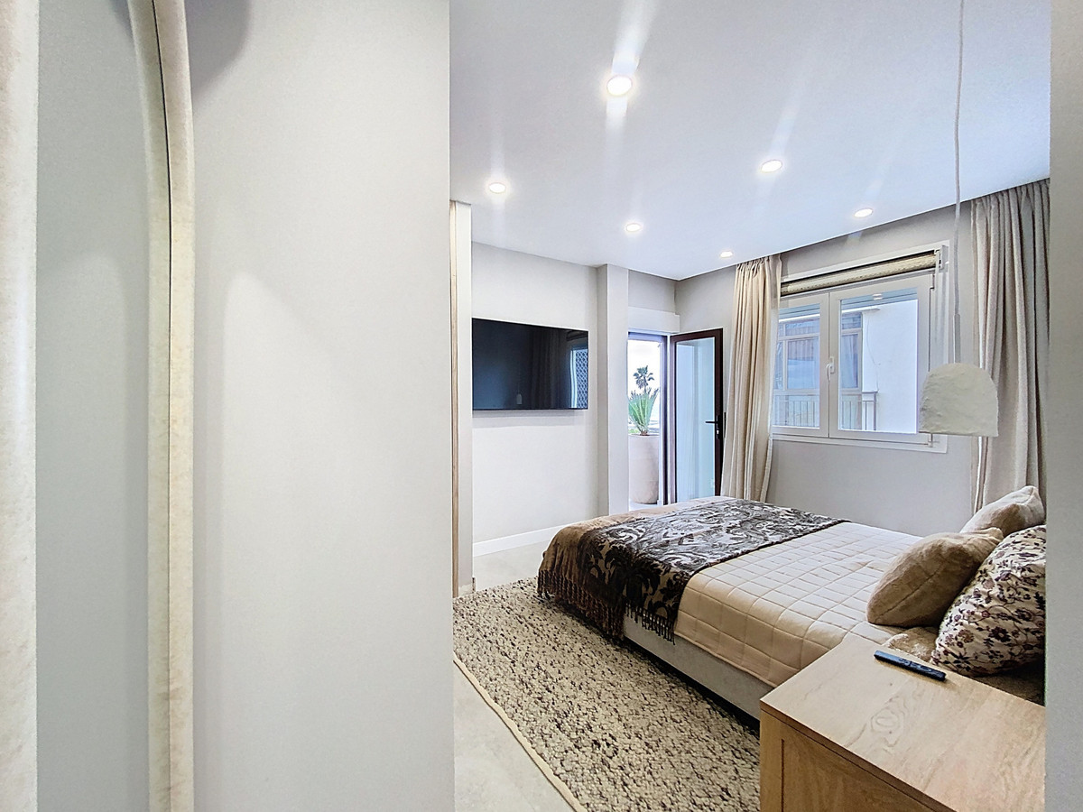 2 Bed Apartment for sale in Estepona Costa Del Sol, Málaga, Spain