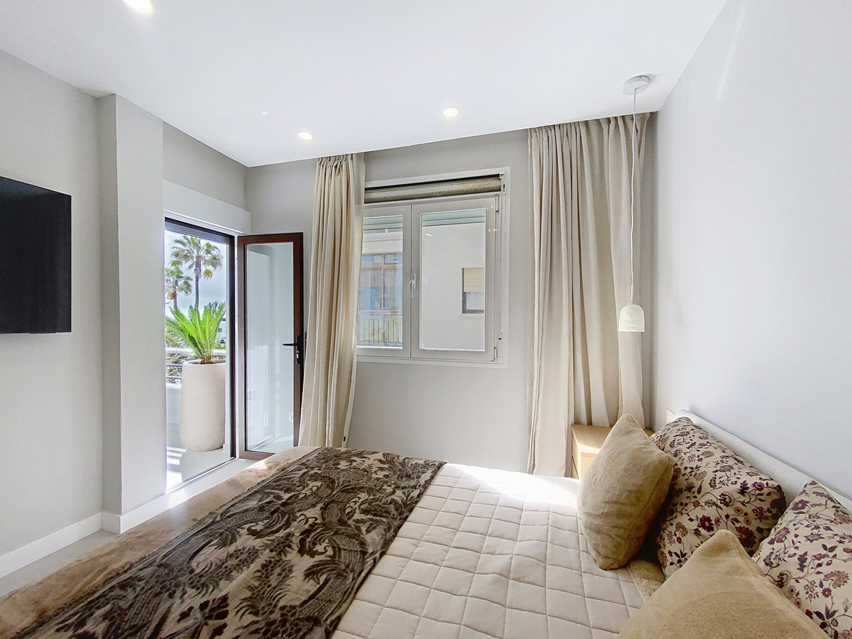 2 Bed Apartment for sale in Estepona Costa Del Sol, Málaga, Spain