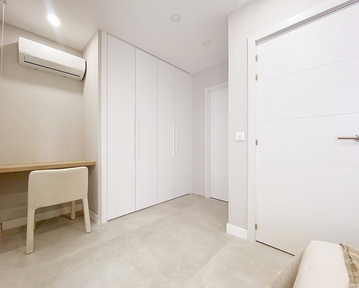 2 Bed Apartment for sale in Estepona Costa Del Sol, Málaga, Spain