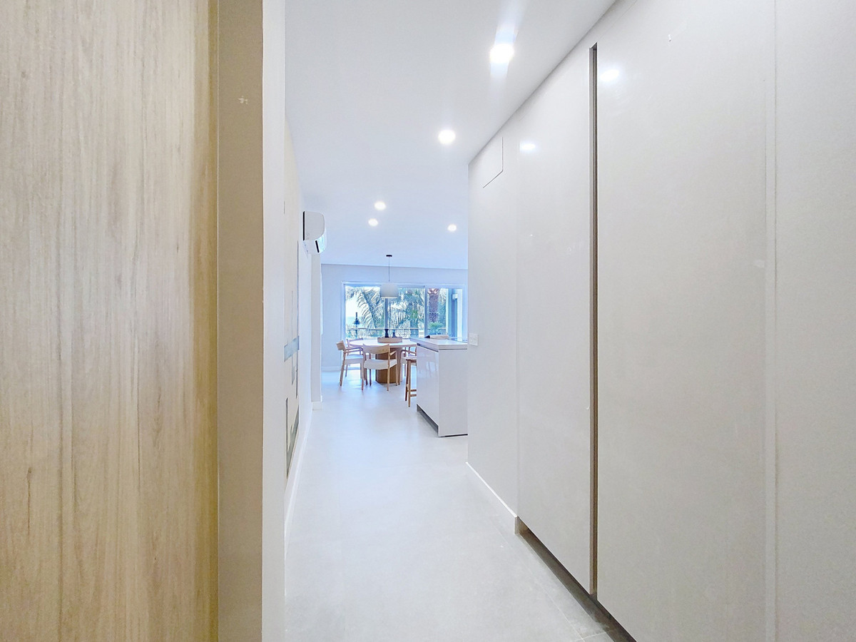2 Bed Apartment for sale in Estepona Costa Del Sol, Málaga, Spain