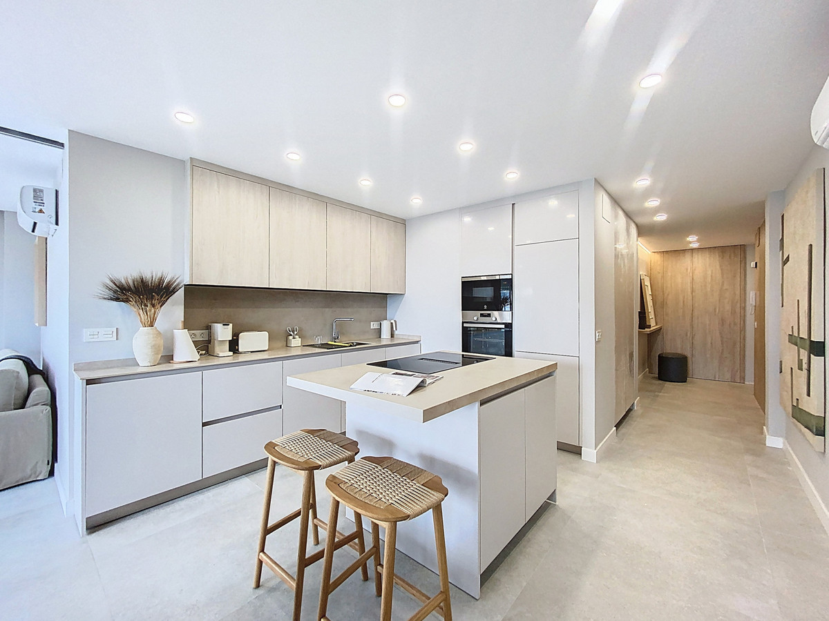 2 Bed Apartment for sale in Estepona Costa Del Sol, Málaga, Spain