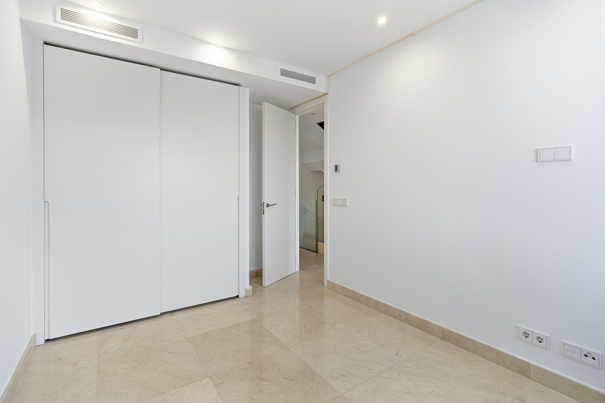 4 Bed Townhouse for sale in La Cala De Mijas Costa Del Sol, Málaga, Spain