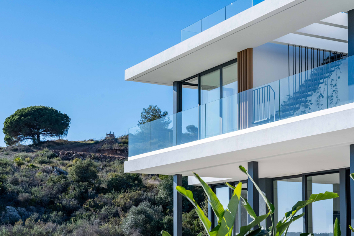 Se vende Villa - Chalet de 5 dormitorios en Costa Del Sol, Cadiz, España