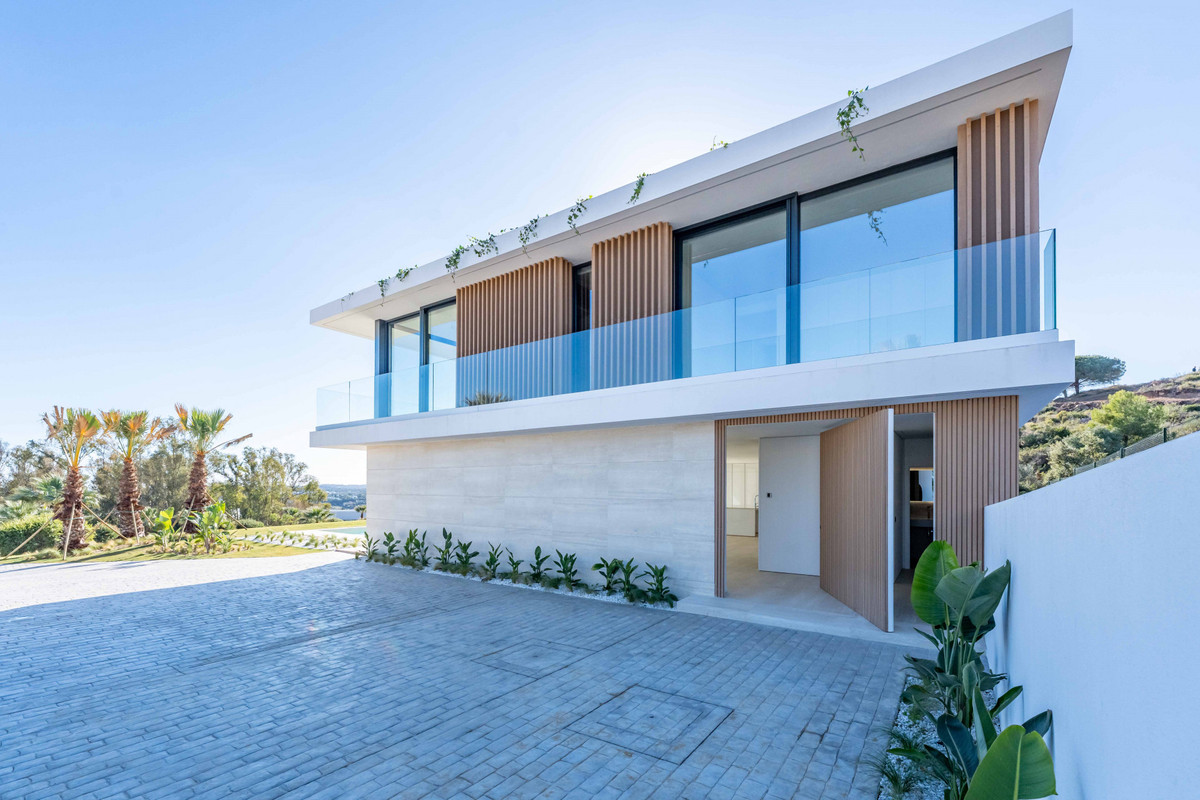 Se vende Villa - Chalet de 5 dormitorios en Costa Del Sol, Cadiz, España