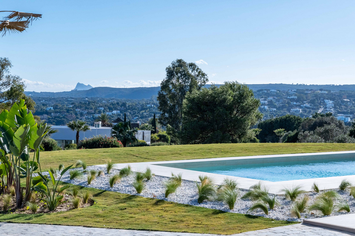 Se vende Villa - Chalet de 5 dormitorios en Costa Del Sol, Cadiz, España