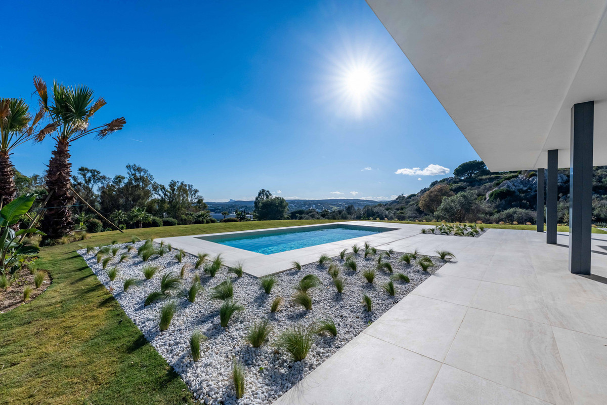 Se vende Villa - Chalet de 5 dormitorios en Costa Del Sol, Cadiz, España