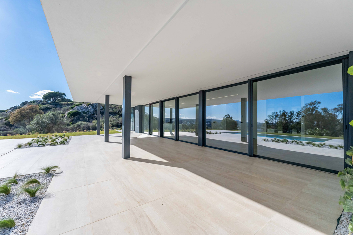 Se vende Villa - Chalet de 5 dormitorios en Costa Del Sol, Cadiz, España