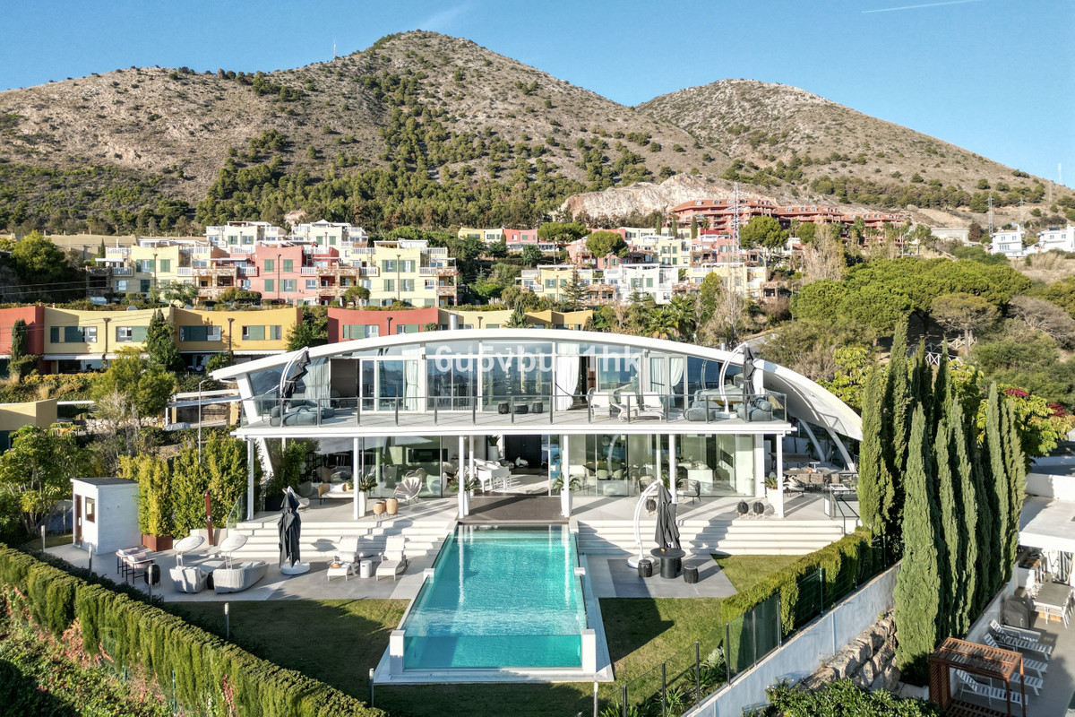 Se vende Villa - Chalet de 4 dormitorios en Costa Del Sol, Málaga, España