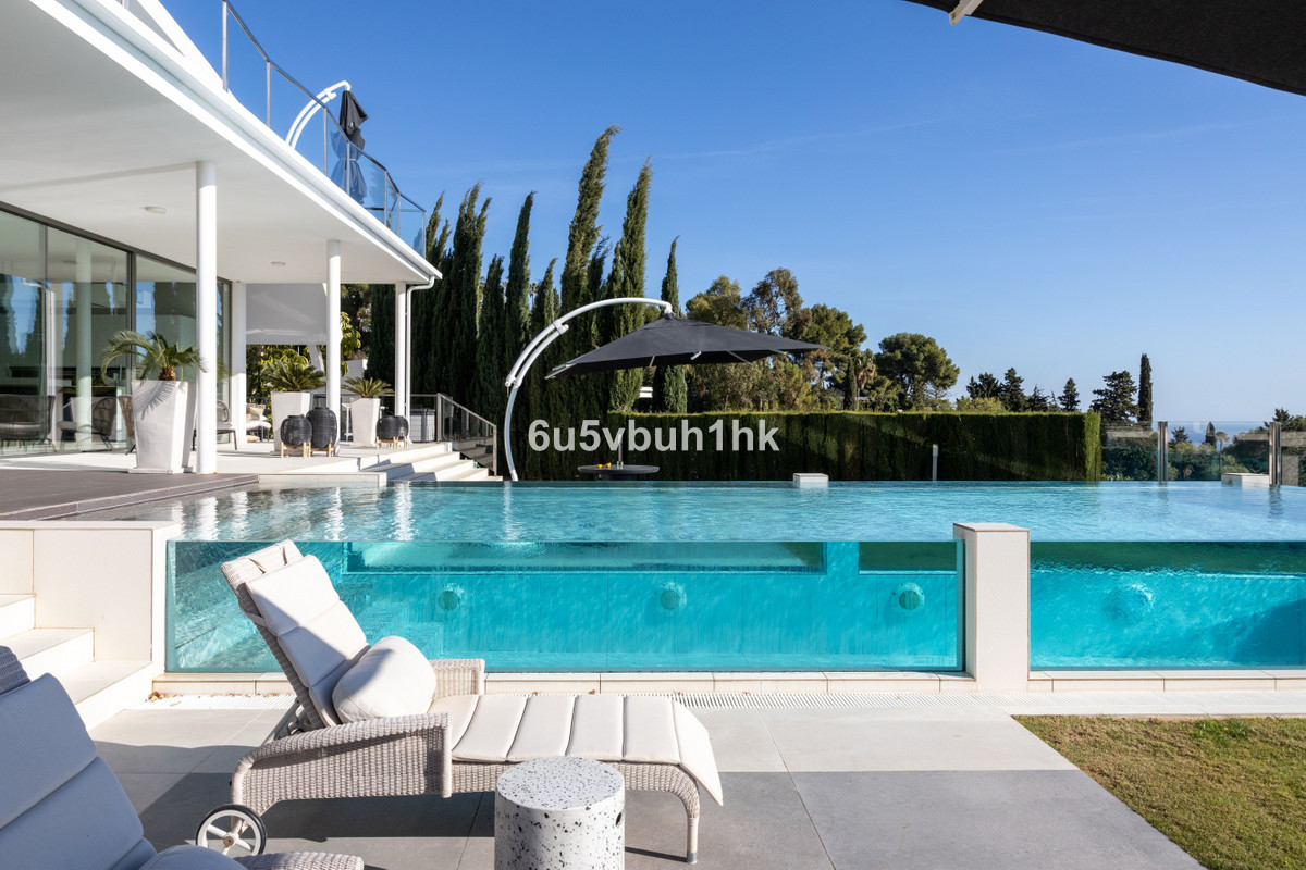 Se vende Villa - Chalet de 4 dormitorios en Costa Del Sol, Málaga, España