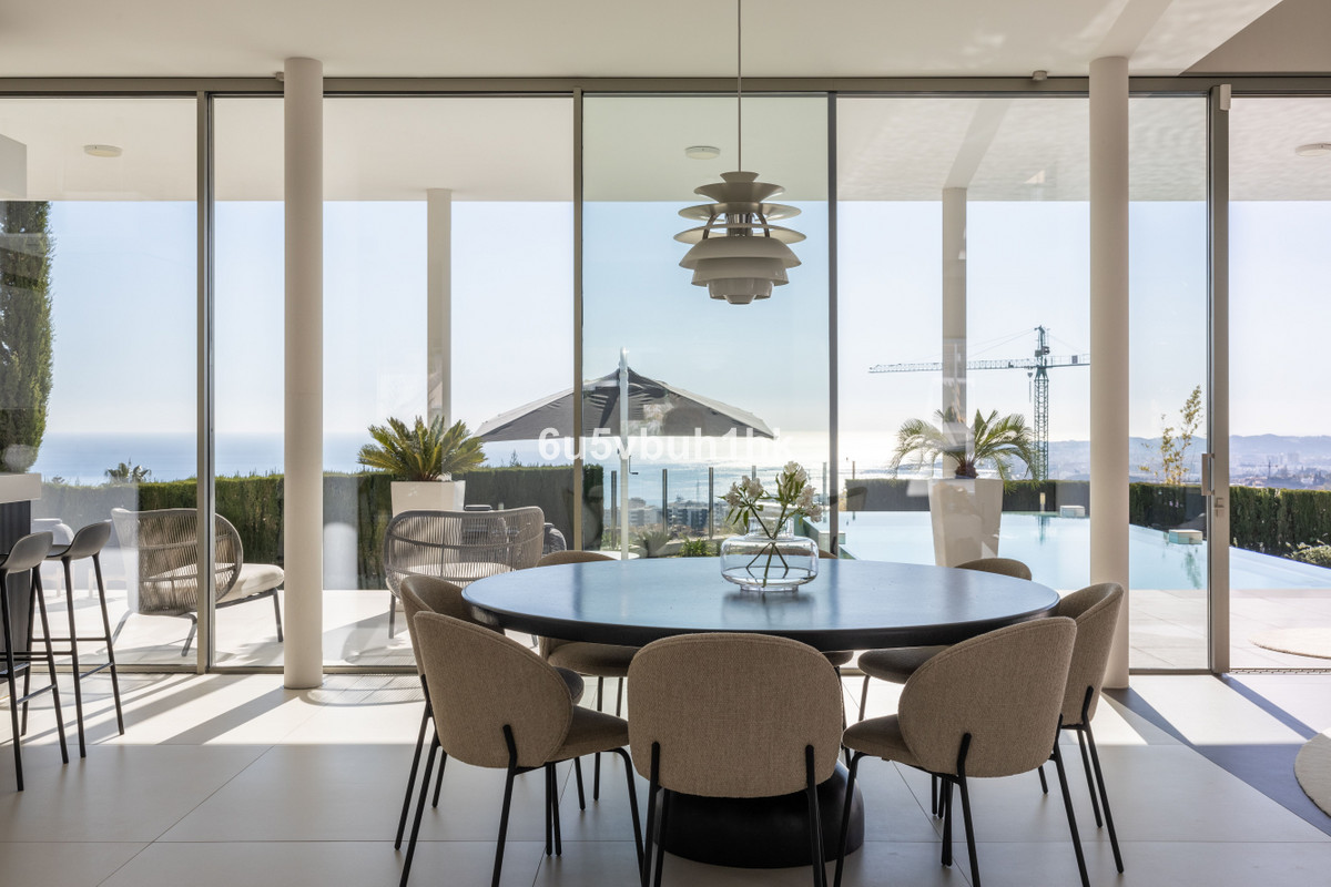 Se vende Villa - Chalet de 4 dormitorios en Costa Del Sol, Málaga, España